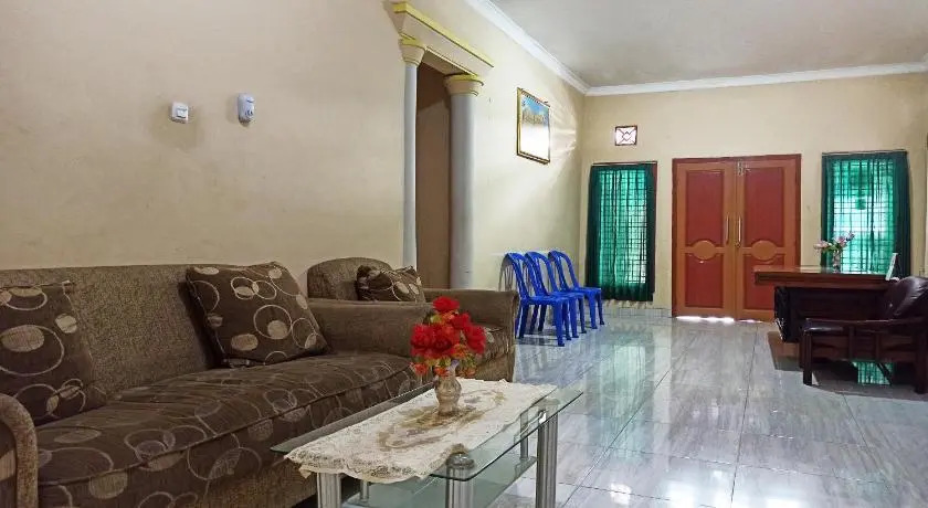 OYO 3761 Djayatama Guest House