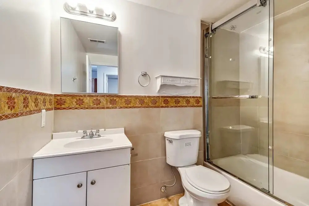 Amazing 2BD Steps From the Convention Center