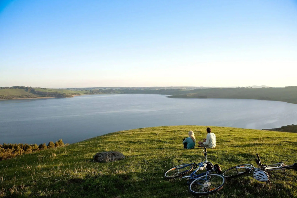 Lakes and Craters Holiday Park