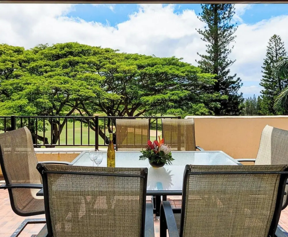 Kapalua Golf Villas Ocean View 2 BR Sleeps 6 Villas Perfect for Golfers Complimentary Car with 6 Nights KGV-21P2 by KBM