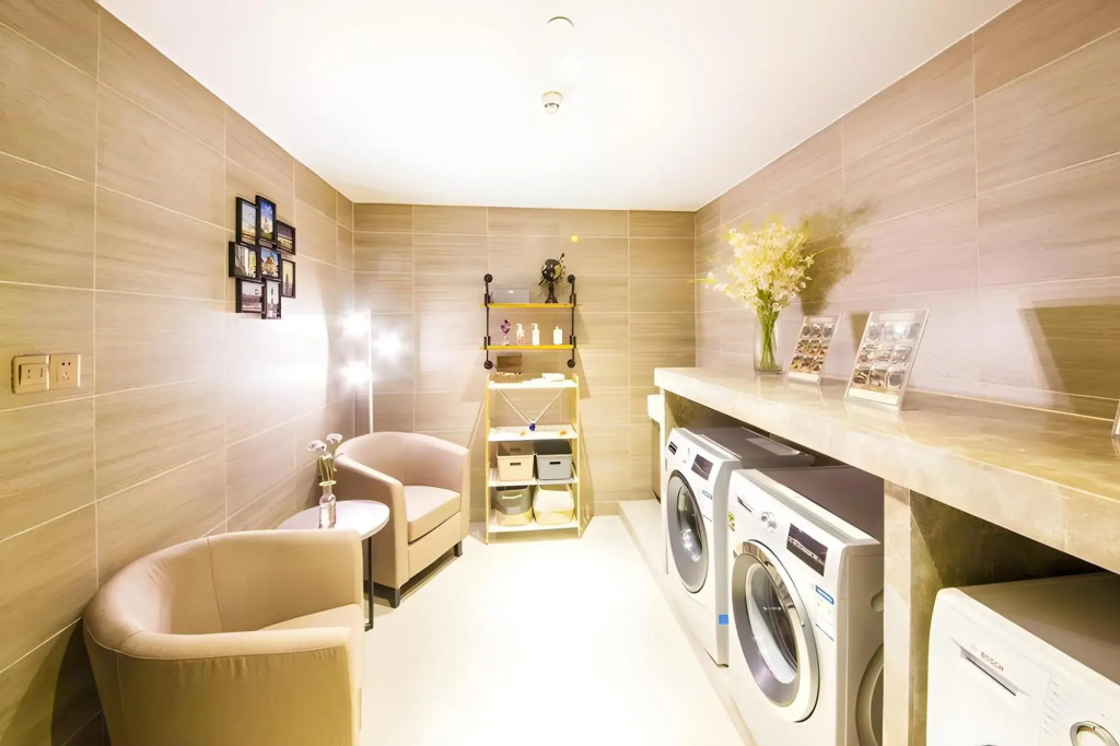 Home Inn Plus Wuhan Xiaopinmao Xudong Metro Station