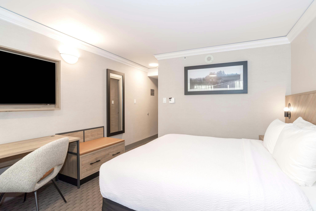 Sandman Signature Vancouver Downtown Hotel