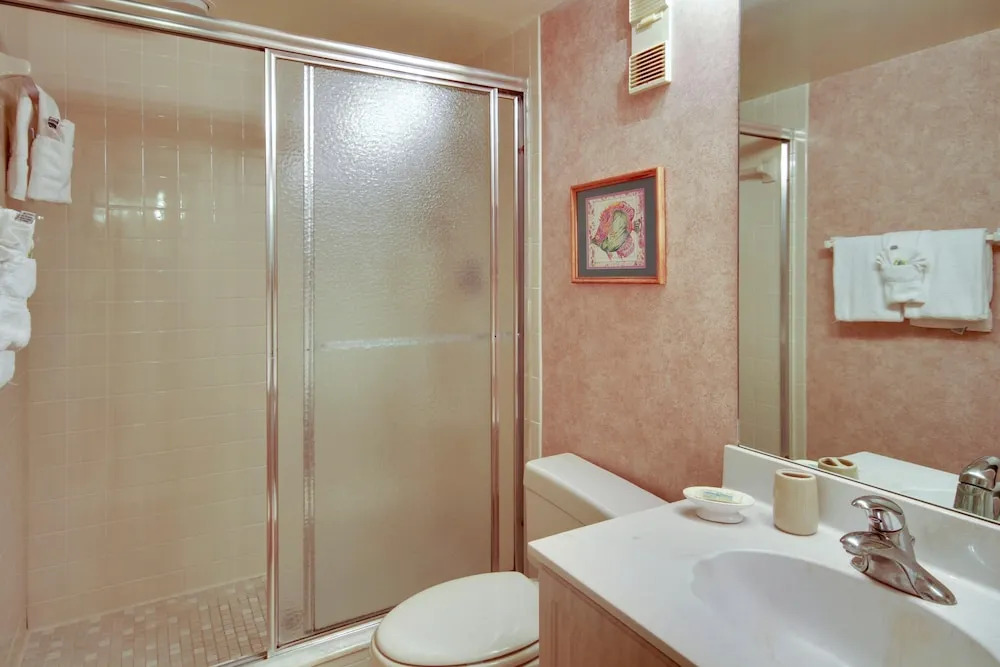 Land's End 205 Building 3 BAY Views / Private Balcony!