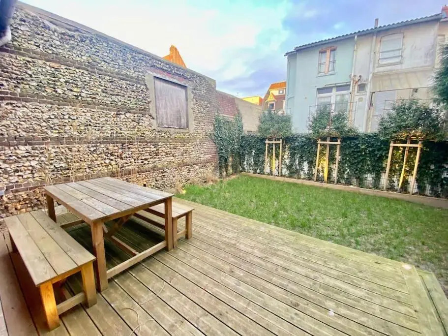 Charmante maison 4 pers hyper centre avec jardin.