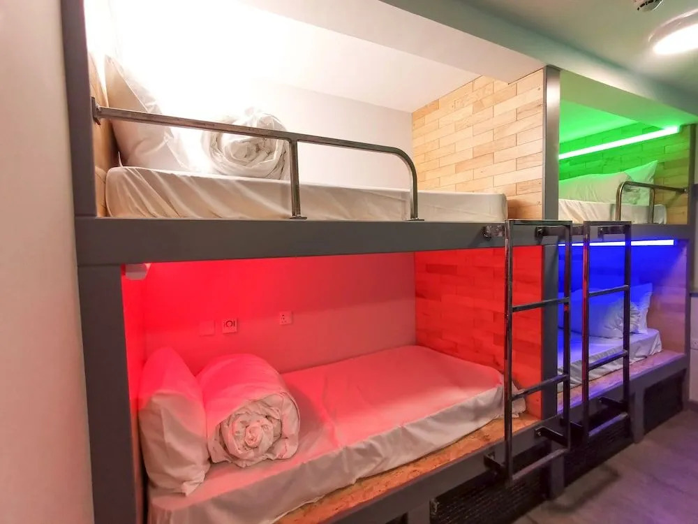 Cwtsh Hostel Central Swansea, Social & Modern, Near Train Station