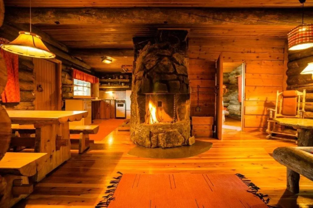 Kakslauttanen Arctic Resort - Igloos and Chalets