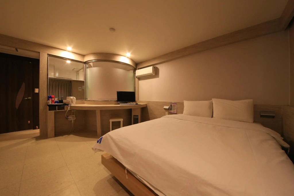 Hotel M Story