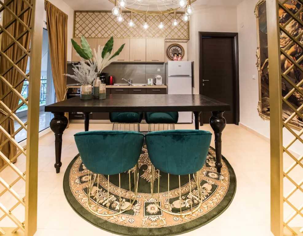 GOLD RESIDENCES - parking , central suites