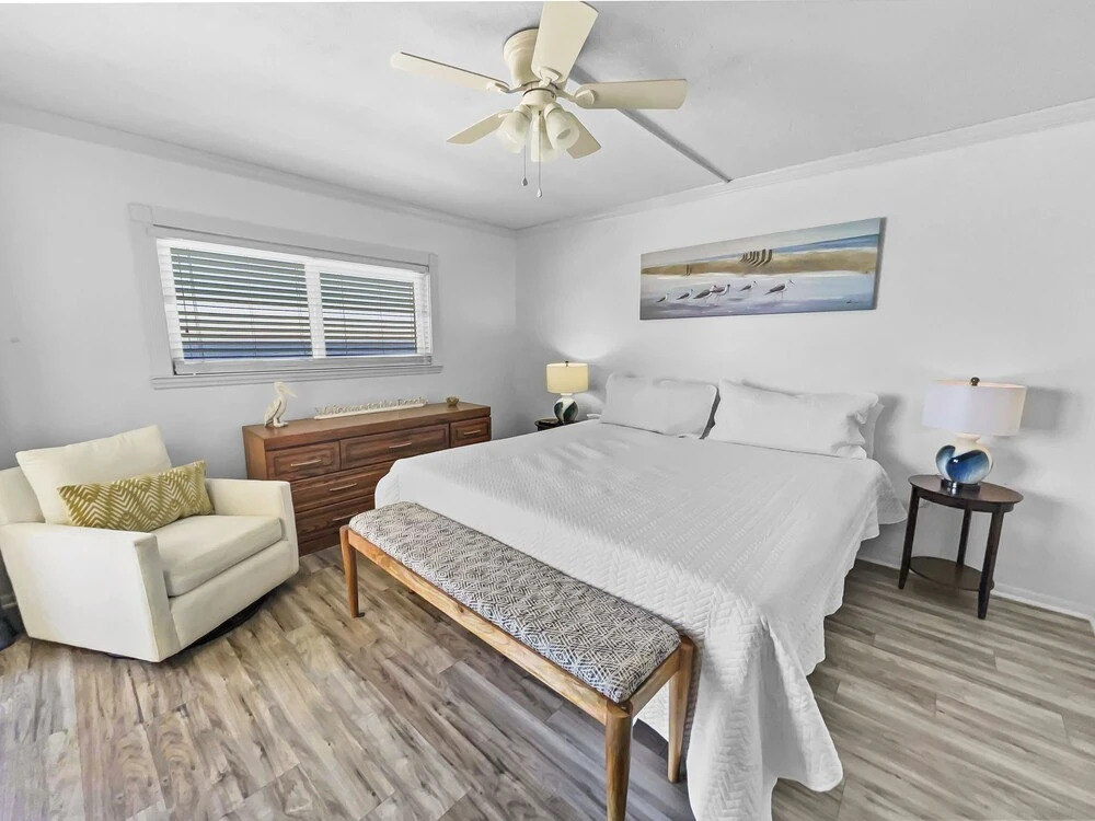 Regency Towers 714 2 Bedroom Condo by Redawning
