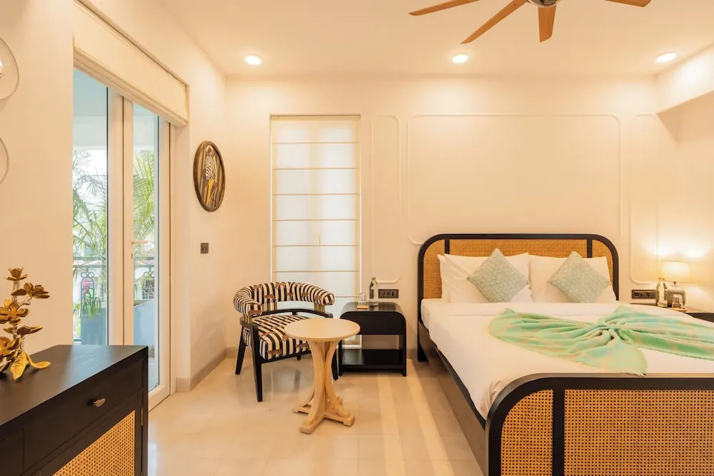 ELIVAAS Purple Coral Luxe 5-BHK Villa
