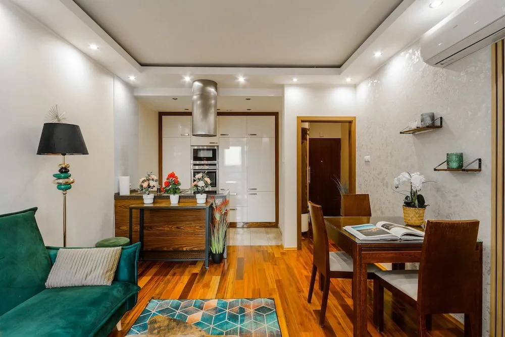 Lumina platinium Tower Apartments