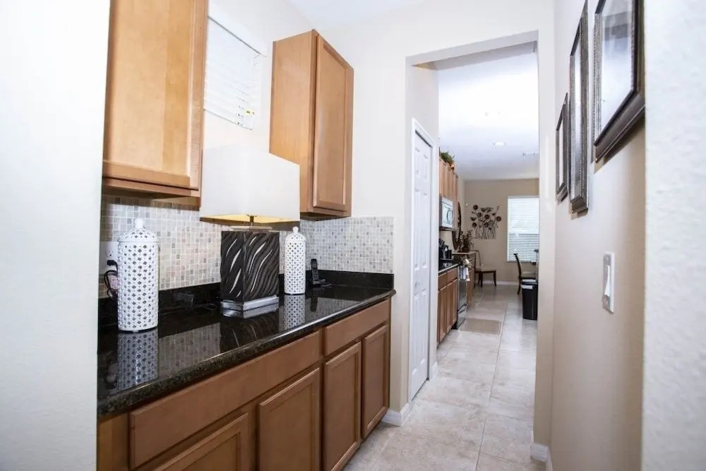 6-bedroom house w/ private pool 10 min from Disney