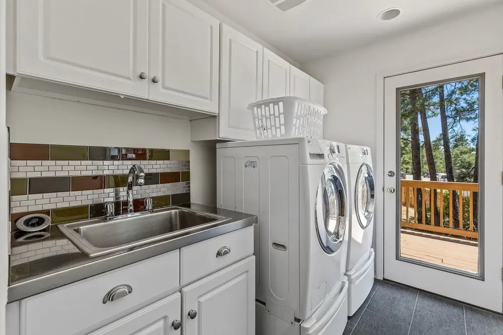 Sinagua Heights Flagstaff 4 Bedroom Home by RedAwning