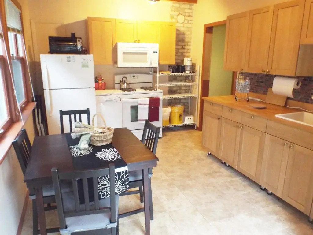 Comfortable 3 BR Craftsman Bungalow in Milwaukee's Bay View Neighborhood