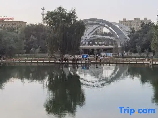 Super 8 Hotel (Hetian tuanjie  square)