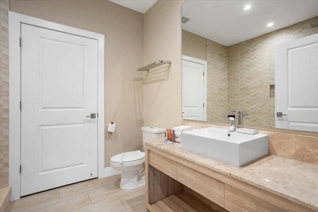 4 Bedrooms - 4,5 Bathrooms - Magic Village 7541 Bd