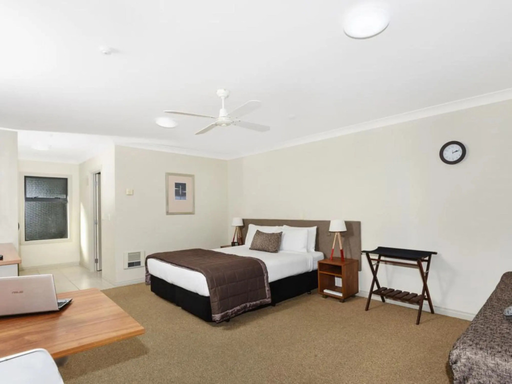 Whangaparaoa Lodge