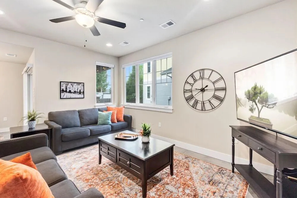 Exceptional Solar Powered Home near Old Town!