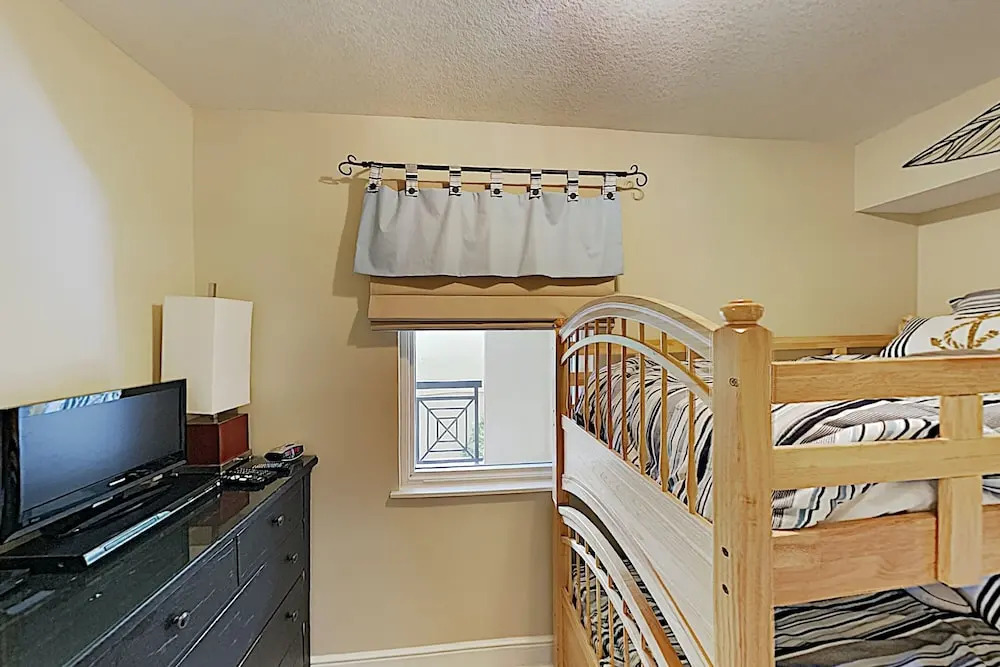 New Listing! Lovely Azure W/ Gulf-front Pool 3 Bedroom Condo