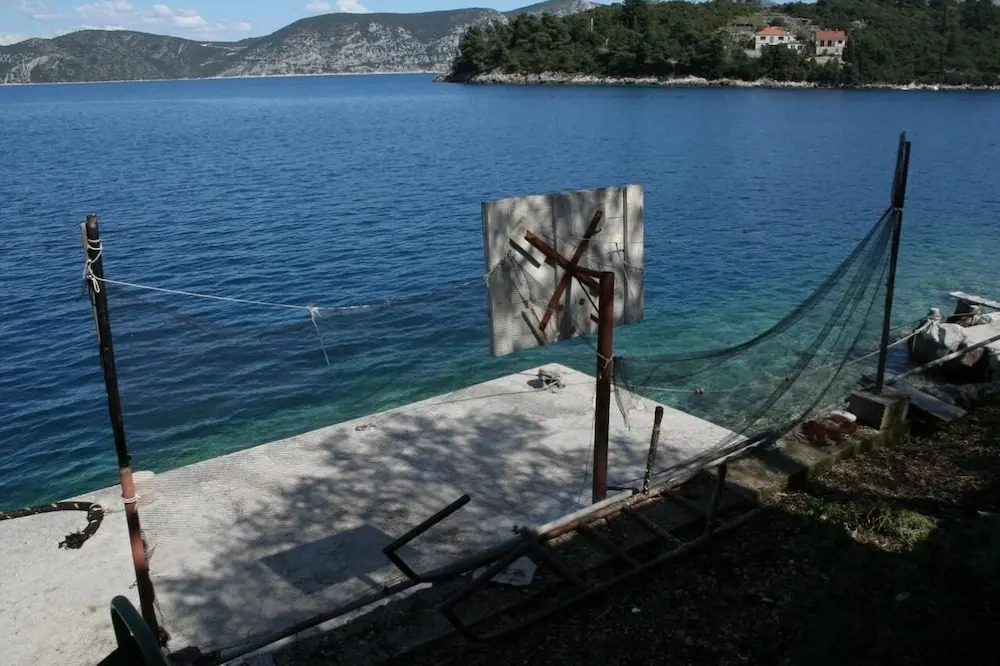 Ivo - 20m From the sea - A2