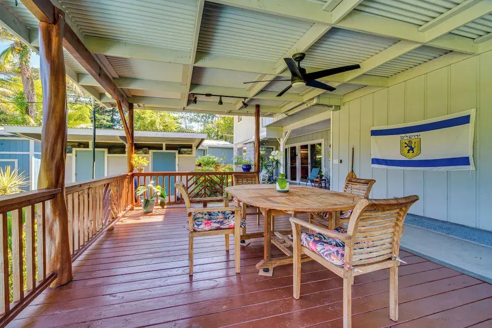 Keaau Apartment on Beautiful Acre w/ Pool & Deck!