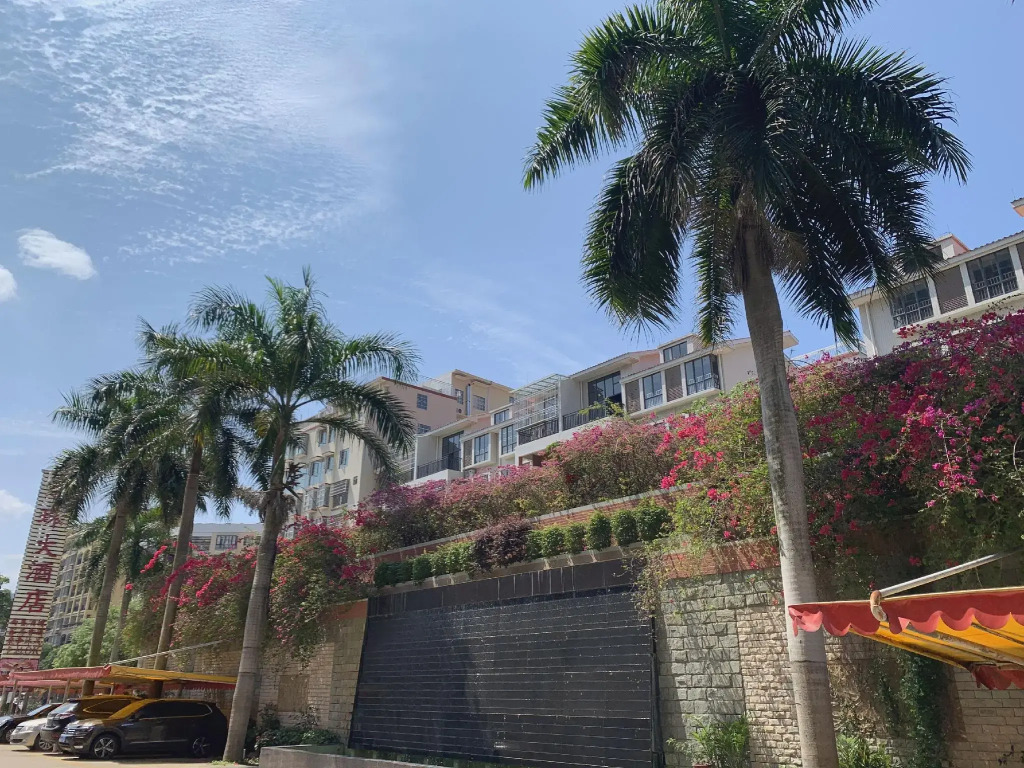 Longzhu Hotel