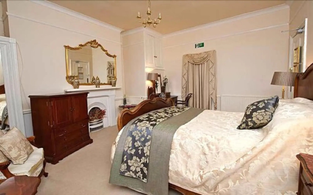 Munstone House