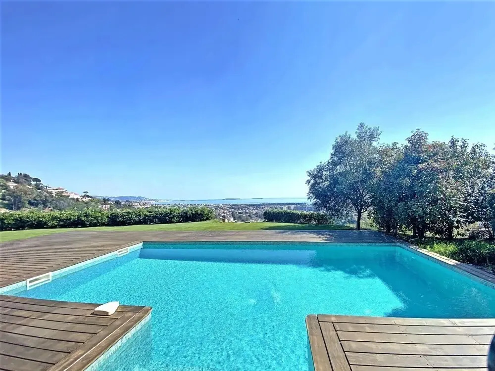Villa vue mer Mandelieu by ESTATESCANNES