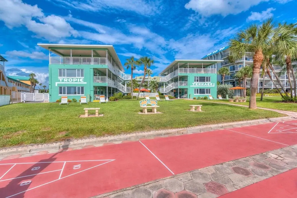 Tropic Terrace #45 - Beachfront Rental 1 Bedroom Condo by Redawning