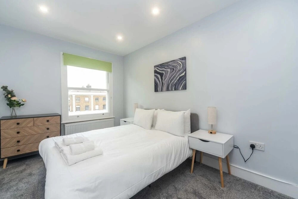 Bright & Chic St John's Hill Duplex