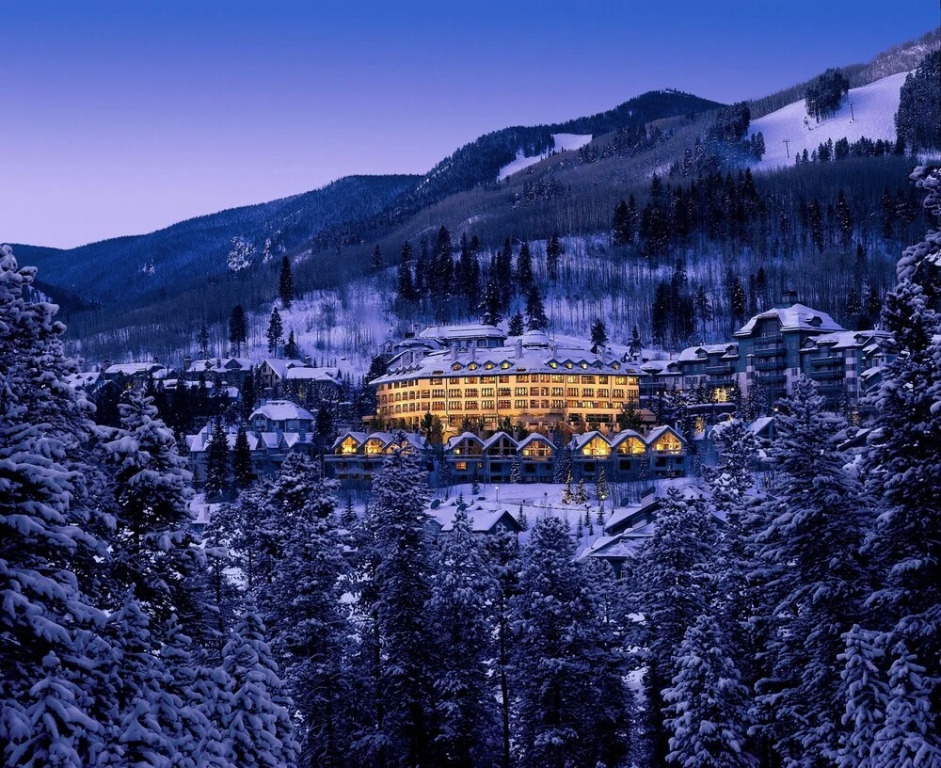 Scenic Penthouse  For 10, Ski In At Pines Lodge 3 Bedroom Condo by RedAwning