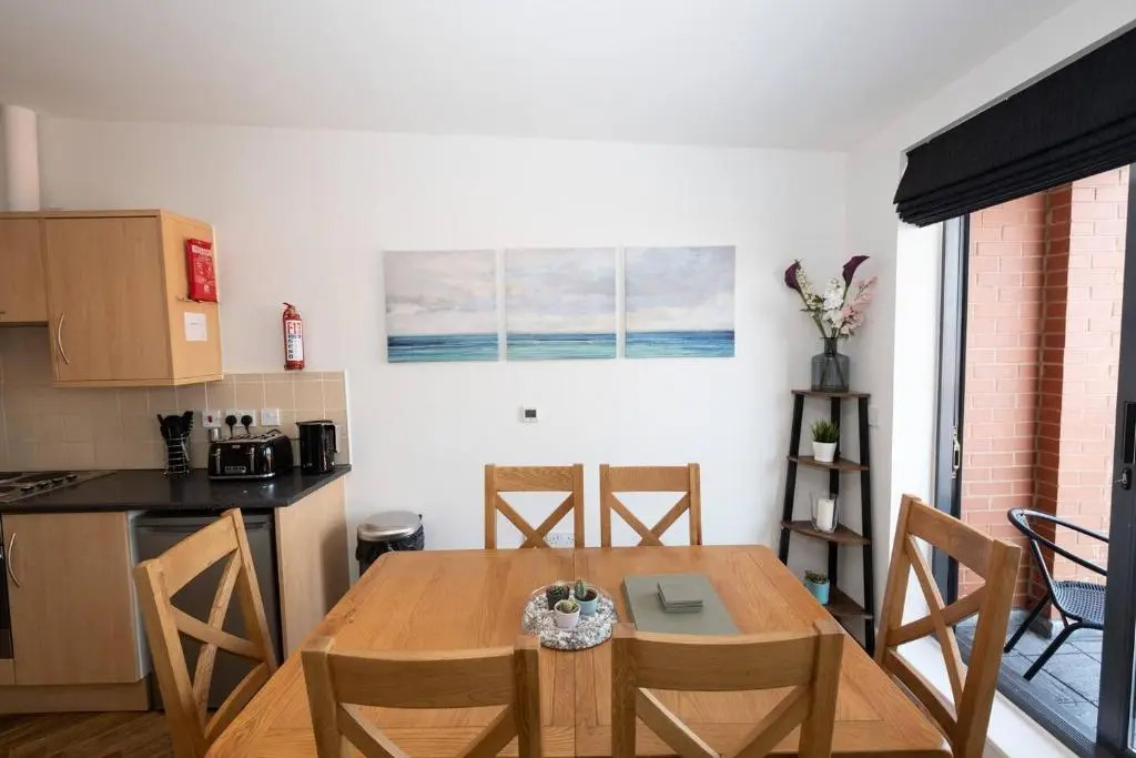 Air Host and Stay - Liverpool The Atrium sleeps 6 great value