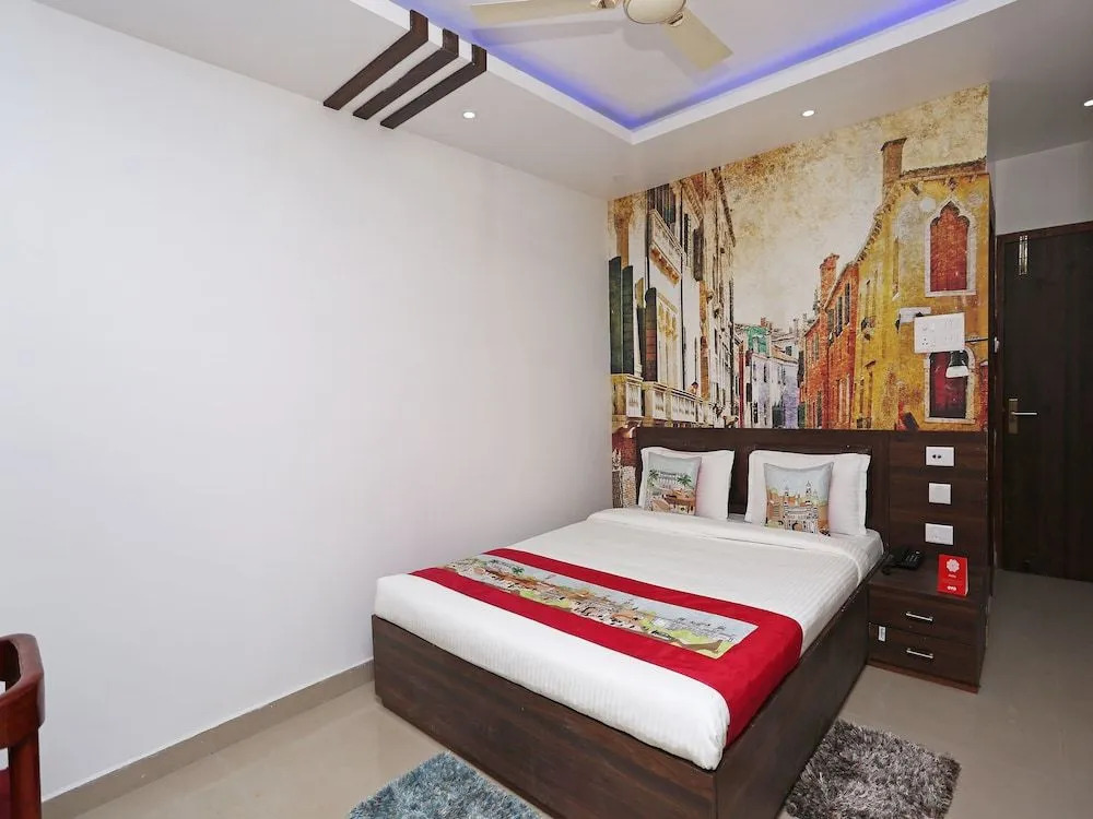 OYO 10734 Hotel NE Residency