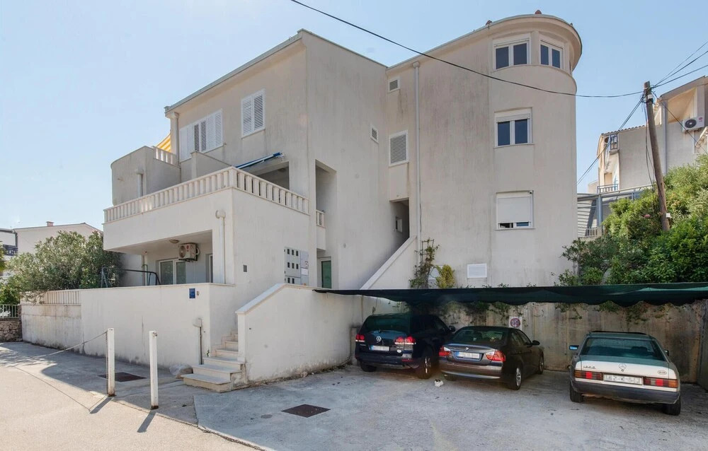 Awesome Apartment in Klek With Wifi and 2 Bedrooms