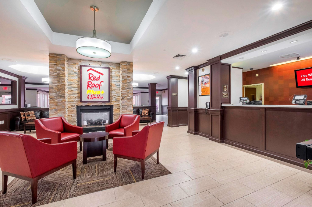 Red Roof Inn PLUS+ & Suites Knoxville West - Cedar Bluff