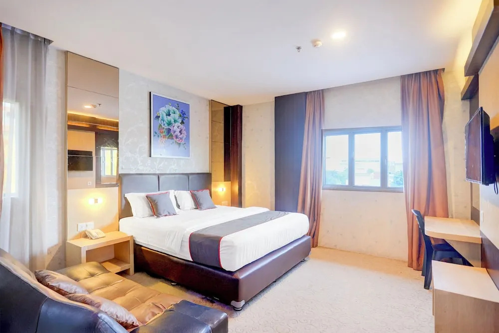 Townhouse Oak Batam near Grand Batam Mall formerly Lucky Star Hotel