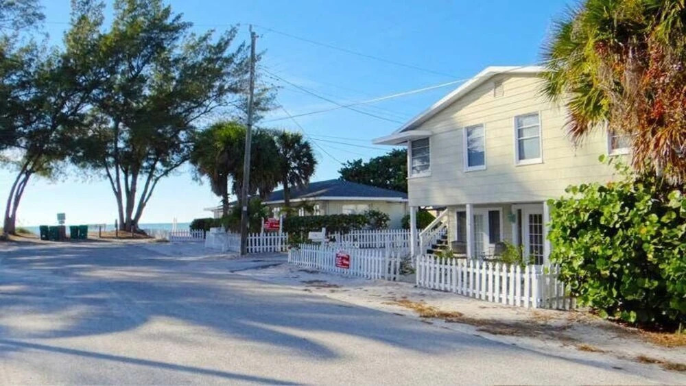 106 30th St 4 Bedroom Home