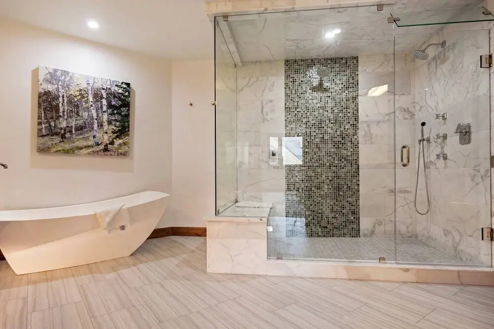 Luxe 4 Bedroom Beaver Creek Lodge Condo With ski in, ski out Access