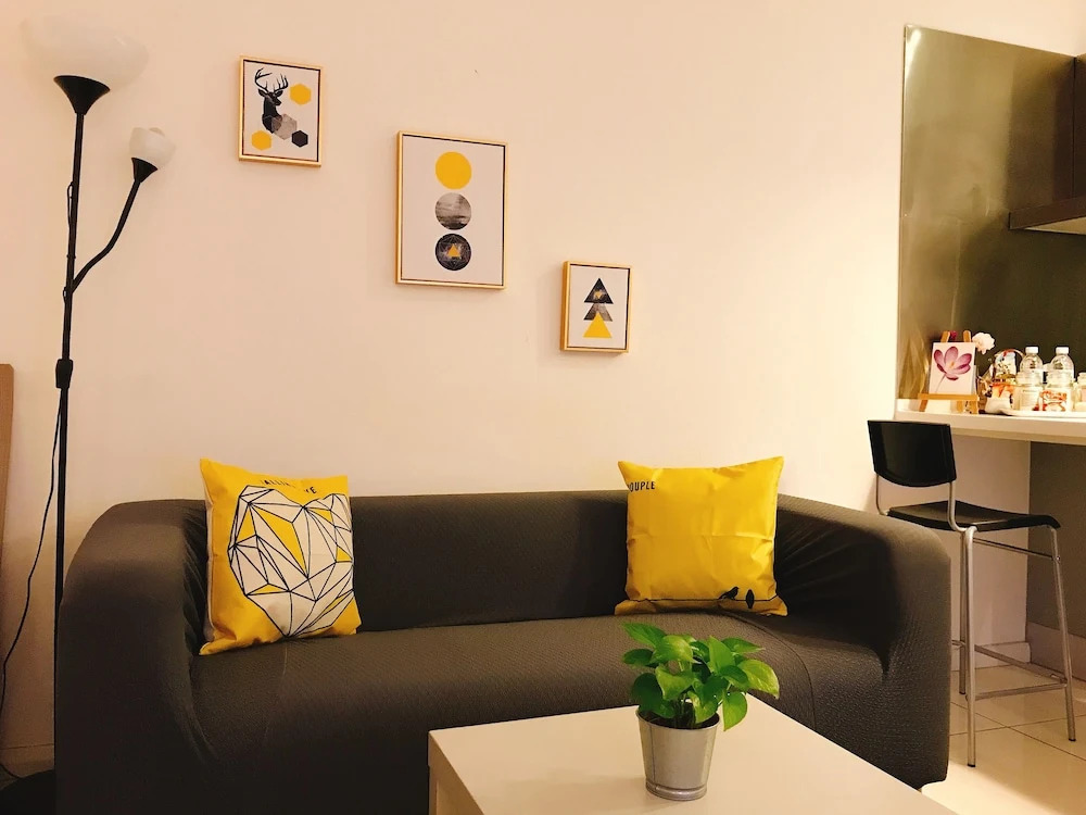 7kgTravellerHome  KLCC-COSY Studio