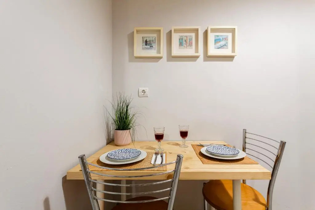 Apartment next to the sea!