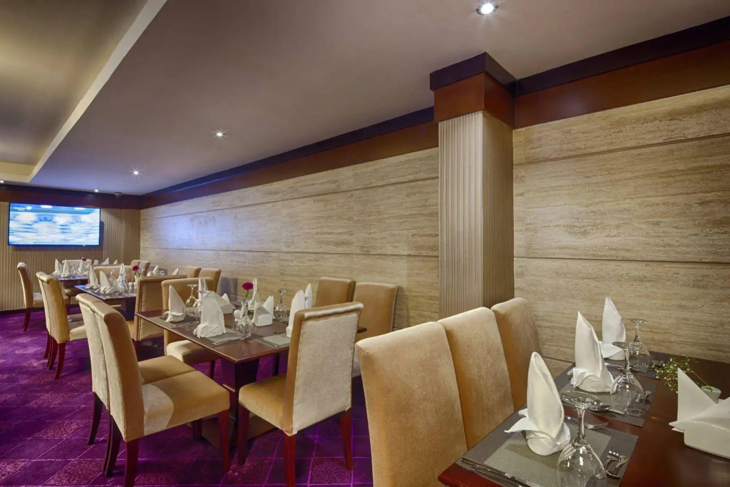 Lavona Hotel