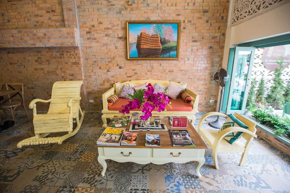 ZEN Rooms Manee Nopparat Soi 1