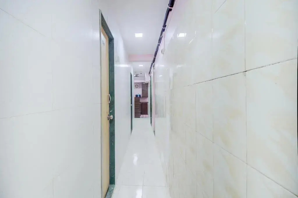 Hotel O Gulzar Masjid Bunder Railway Station