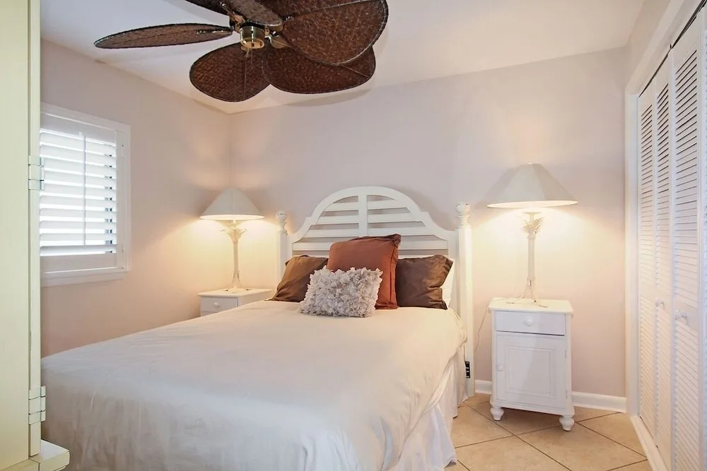 One Seagrove Place Unit 1703 2 Bedroom Condo by Redawning