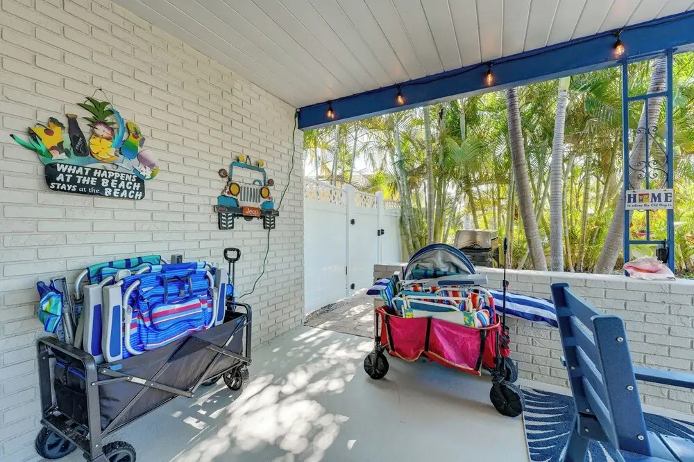Indian Rocks Beach Home - 2 Blocks to Beach!