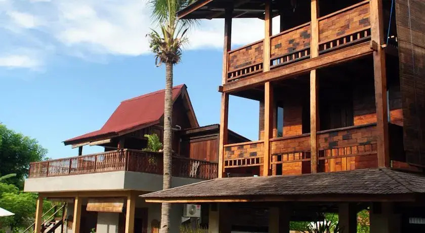Villa Rumah Kayu