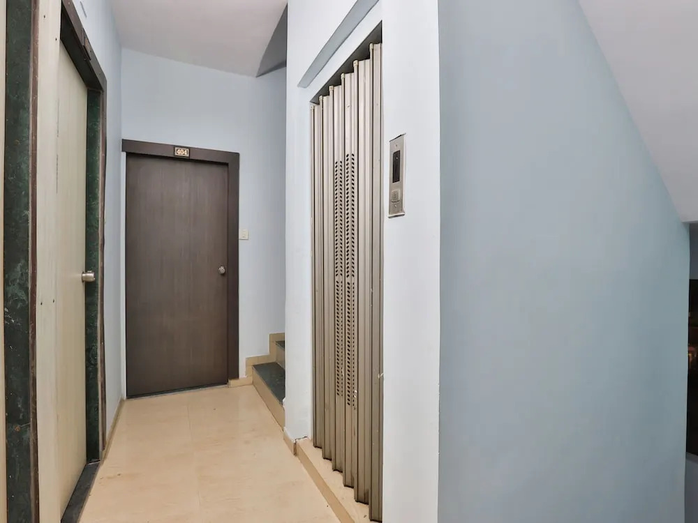 OYO 16826 Hotel Marvel Inn