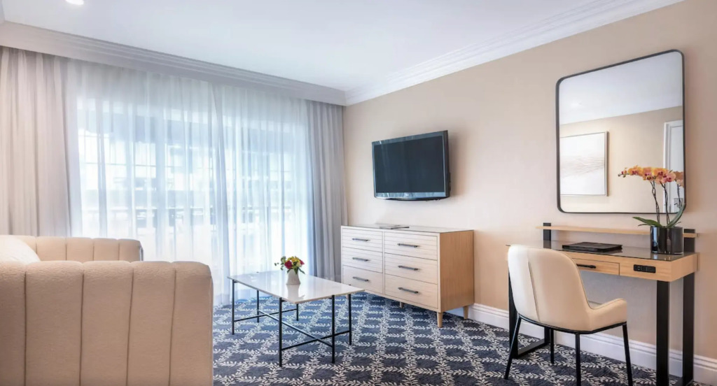 Beverly Hills Plaza Hotel & Spa