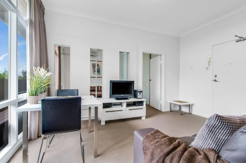 Adelaide DressCircle Apartments