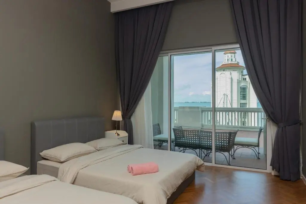 The Suites at Waterside Straits Quay by Plush